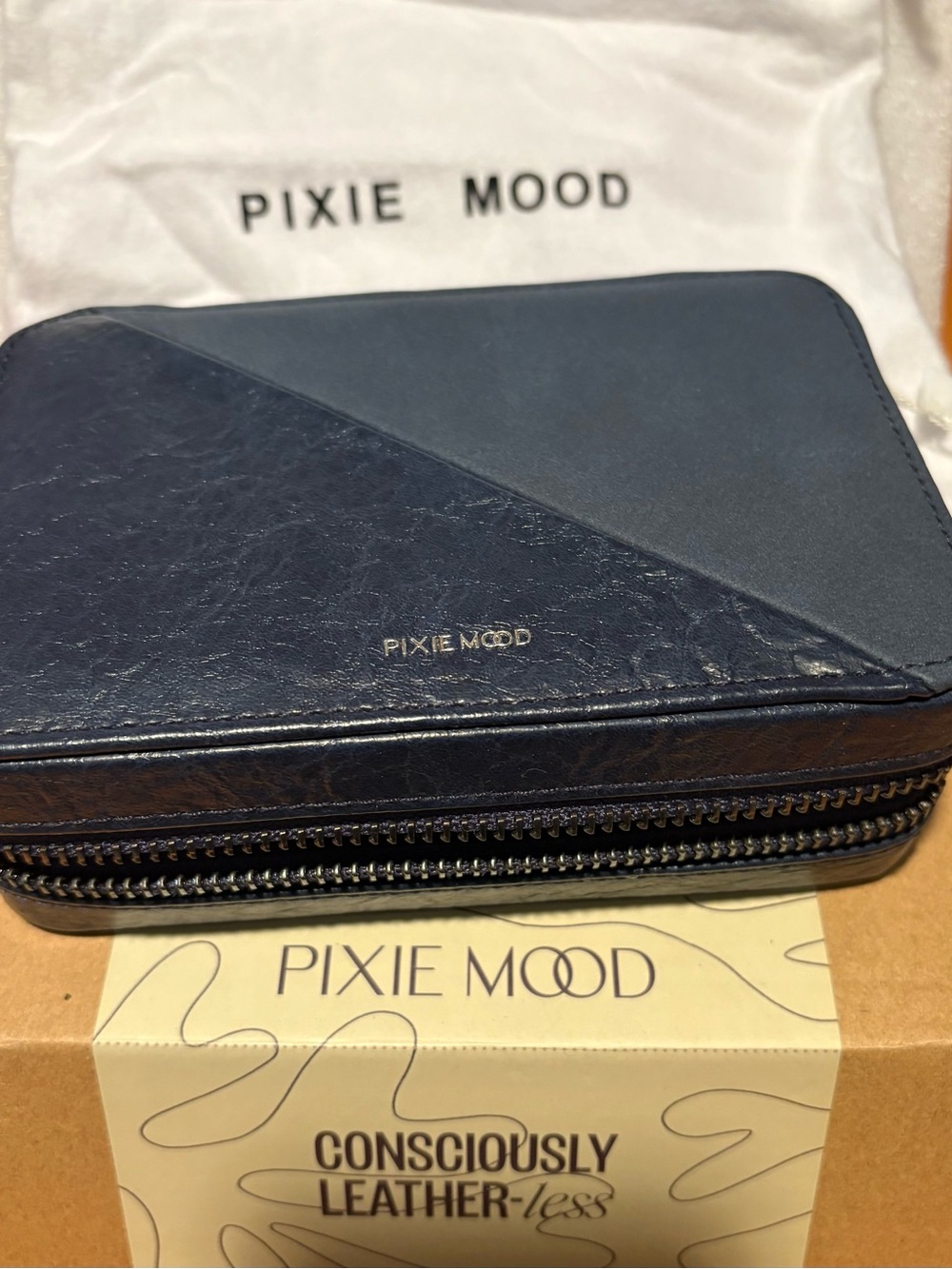 Pixie Mood Navy Blake travel Jewelry case
NWT